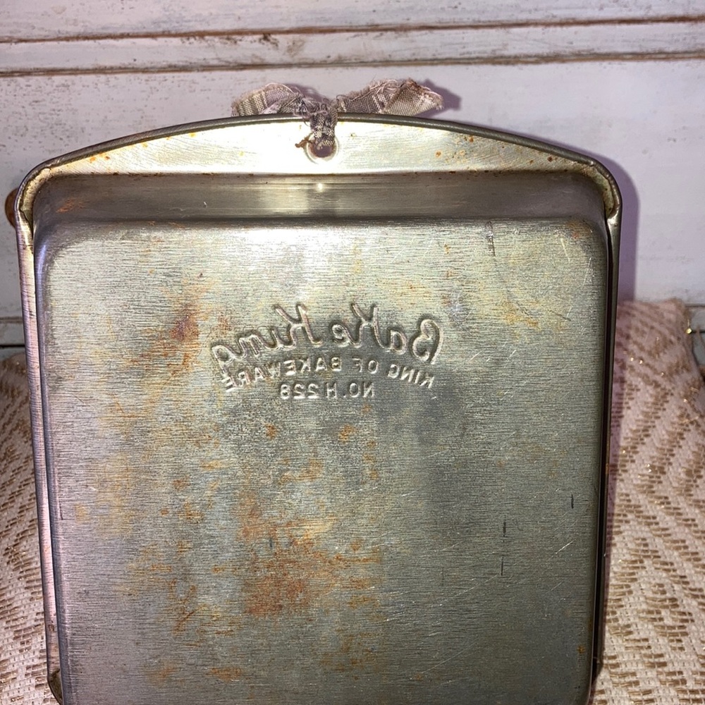 Rustic Metal Square Baking Pan Primitive Kitchen Decor - Picture 7 of 8
